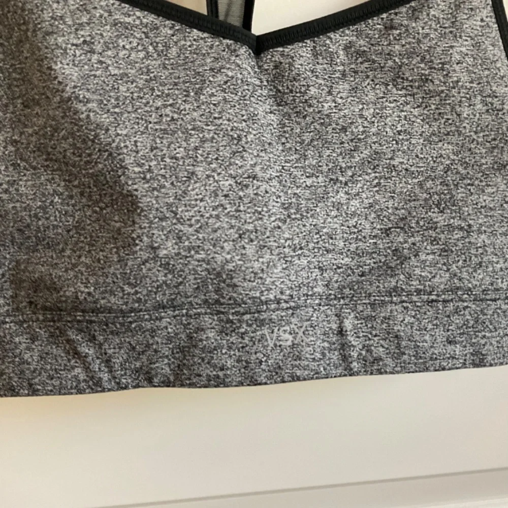 Victoria’s Secret‎ VSX Sport The Player Grey Sports Bra - Size Small
